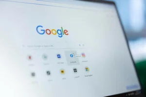 tela inicial do google em um notebook